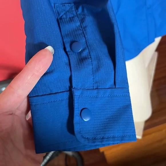 BNWOT royal blue Duluth Trading Co. long sleeve shirt - Picture 4 of 16